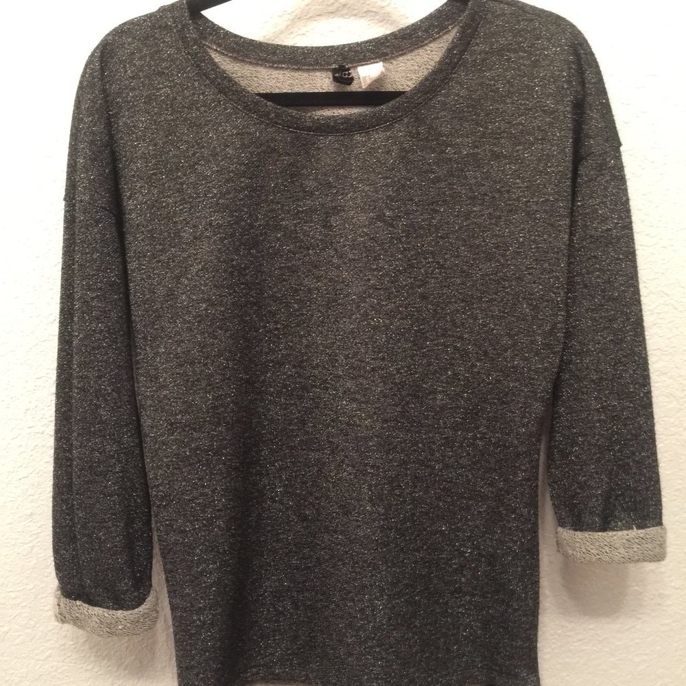 H&M Divided Black and Gold Shirt size Small